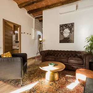 Magalhaes - Trad Flat In Poble Sec, Near Ramblas Barcellona